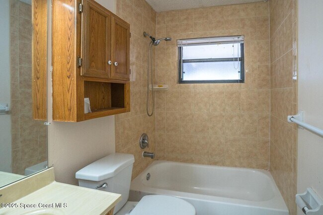 Building Photo - 1393 Stanley Dr