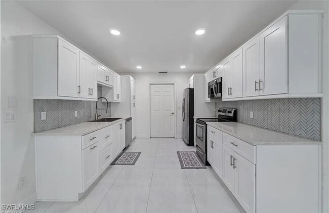 Building Photo - 96 Wickliffe Dr