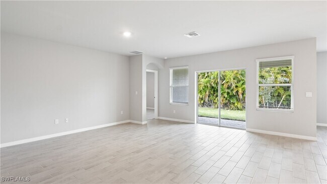 Building Photo - 1903 Cape Coral Pkwy W