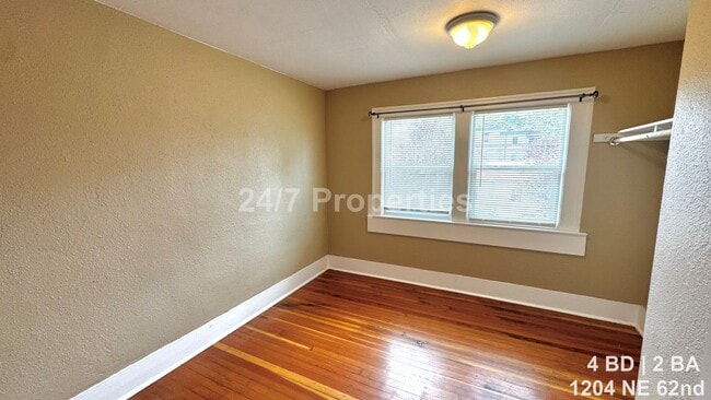 Building Photo - Charming 4 BD | 2 BA Bungalow with A/C - North Tabor
