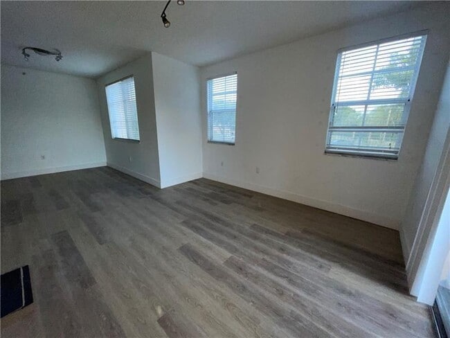 Building Photo - 2160 E Preserve Way