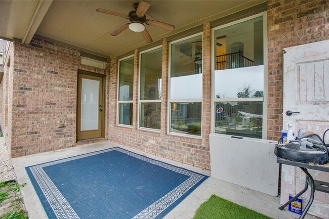 Building Photo - 6210 Pinewood Heights Dr