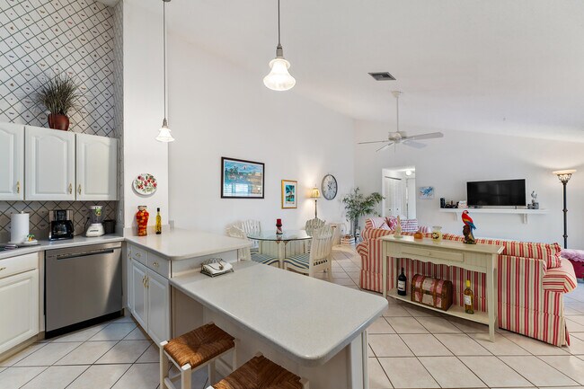 Building Photo - 1801 S US Hwy 1