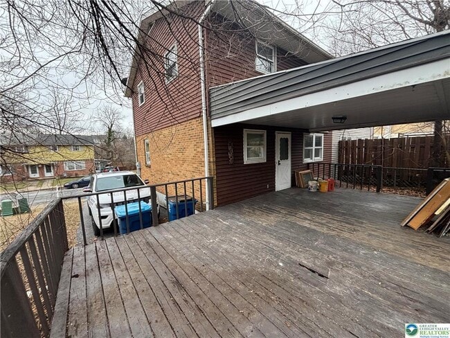 Building Photo - 616 Banks St