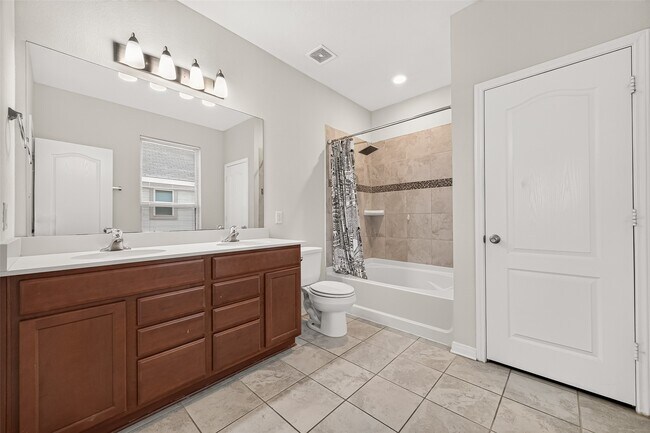 Building Photo - 20902 Cullen Ranch Rd