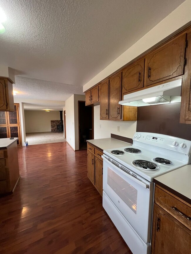 Building Photo - Thurston Charm