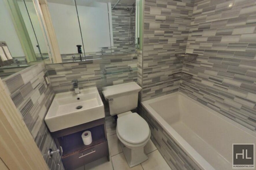 Building Photo - West 21st Street