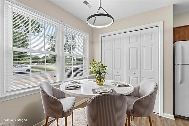 Building Photo - 2008 Fawnwood Common