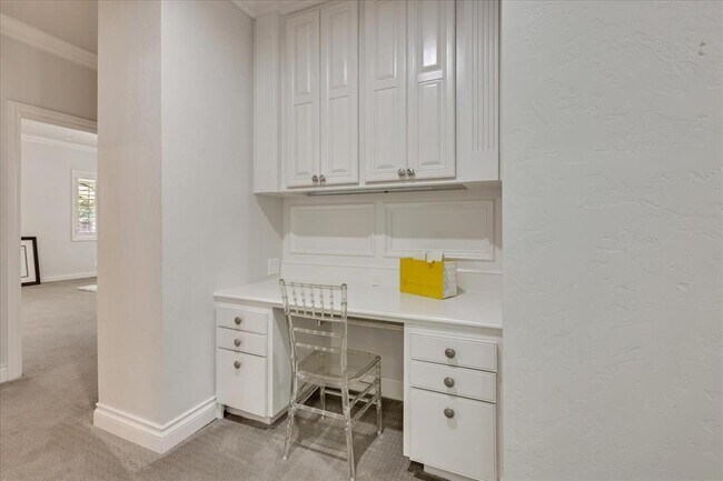 Building Photo - 6313 Glenbrook Ct