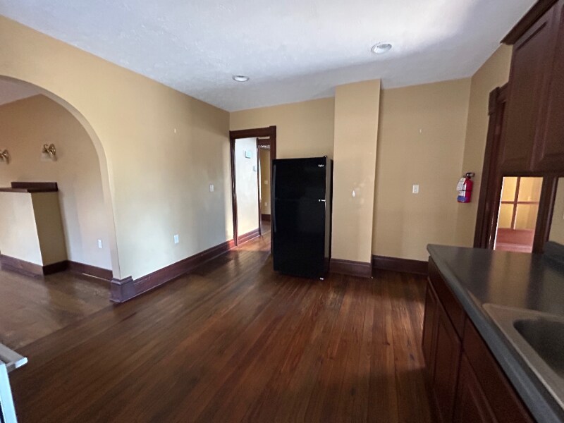 Building Photo - 96 E Franklin St