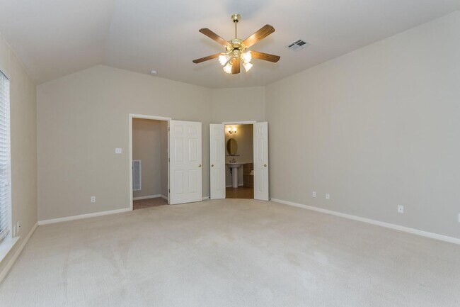 Building Photo - 15808 Chatham Wood Dr