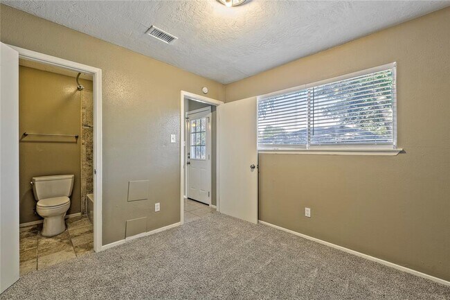 Building Photo - 1942 Myrna Ln