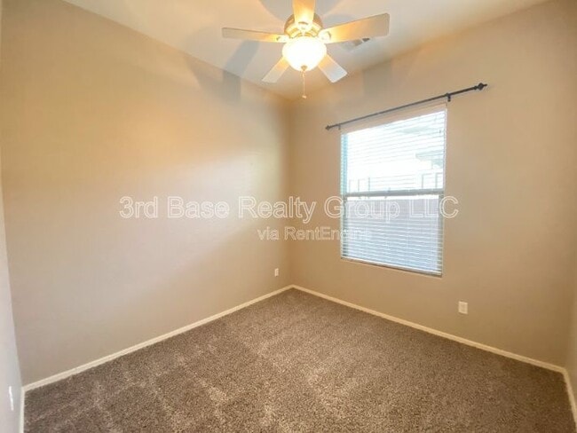 Building Photo - 4442 N Jackson Ct