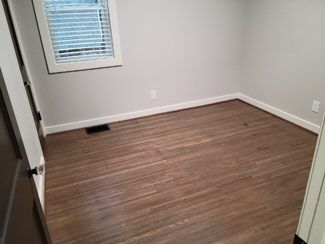 Building Photo - 112 Bartholf Rd