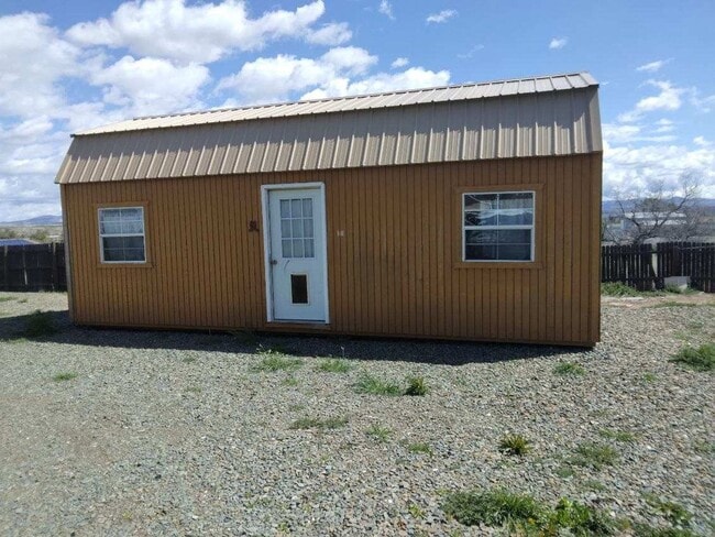 Building Photo - Cute & Cozy Tiny Home ** In Cordes Lakes!**