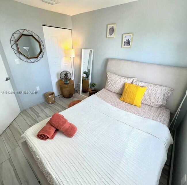 Building Photo - 481 NE 29th St