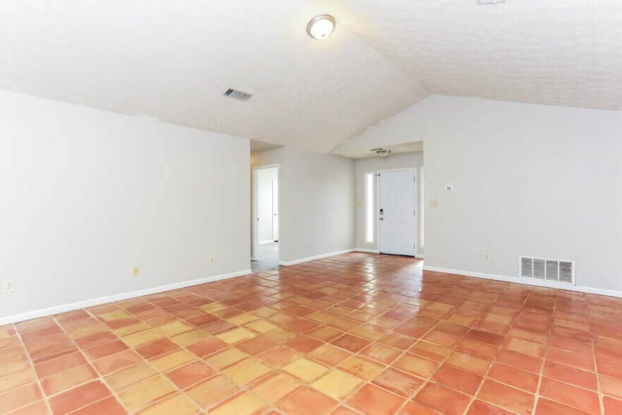 Building Photo - 202 Northbridge Dr