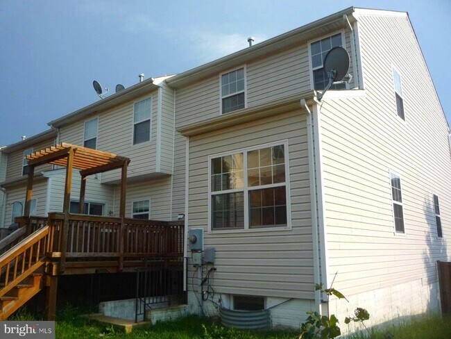 Building Photo - 552 Sparkleberry Terrace NE