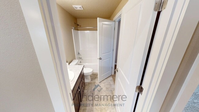 Building Photo - 221 Laurel St