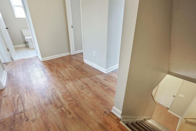 Building Photo - 320-322 E 12th Avenue