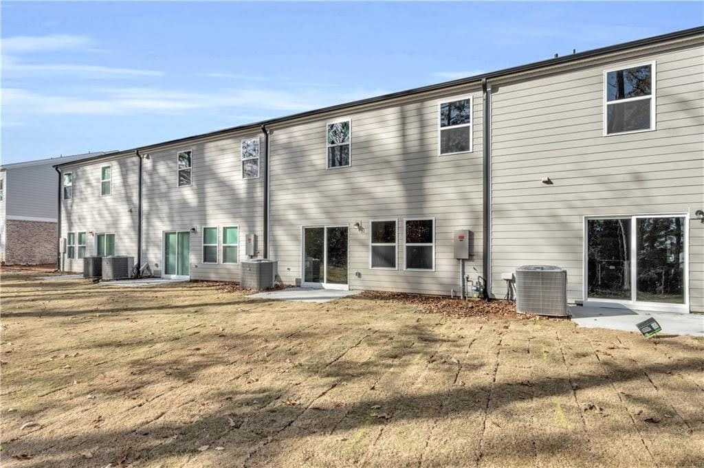 Building Photo - 1575 Villageside Ct