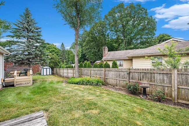 Building Photo - Spacious 4 Bedroom / 2.5 Bath Home with Byron Center Schools