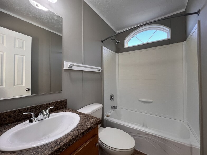 Building Photo - 237 Field Pine Dr