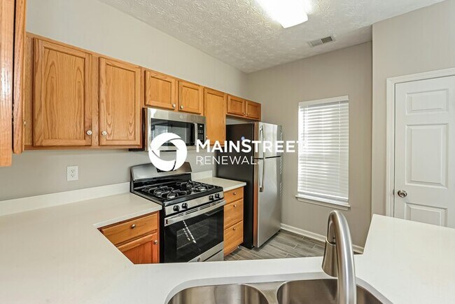 Building Photo - 2 Bedroom Pet-Friendly Home in Atlanta, GA with Main Street Renewal