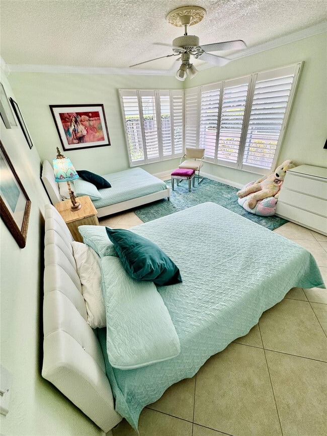 Building Photo - 2325 Barcelona Dr