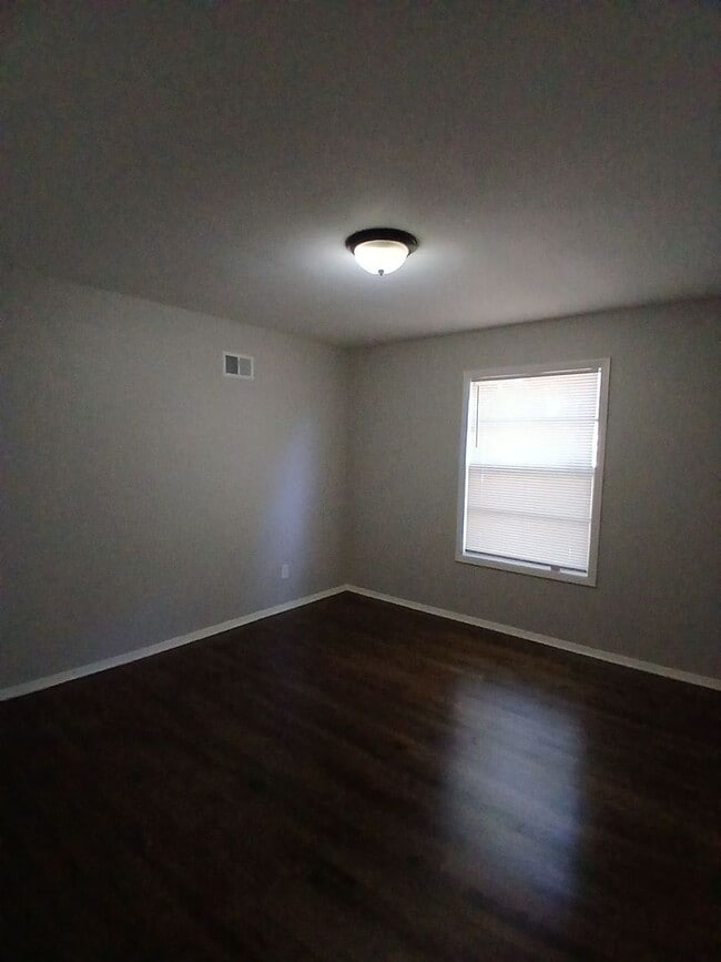 Building Photo - Nice 3 bedroom 2 bath Home For Rent