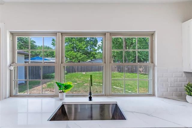 Building Photo - 1505 Rocky Cove Cir