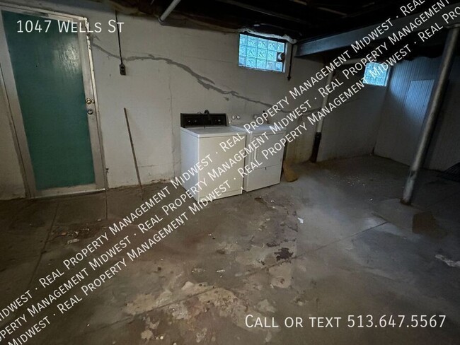 Building Photo - 1047 Wells St