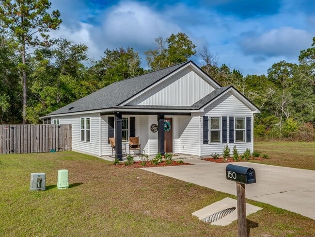 Building Photo - 3 Bedroom Home Available in Sopchoppy!