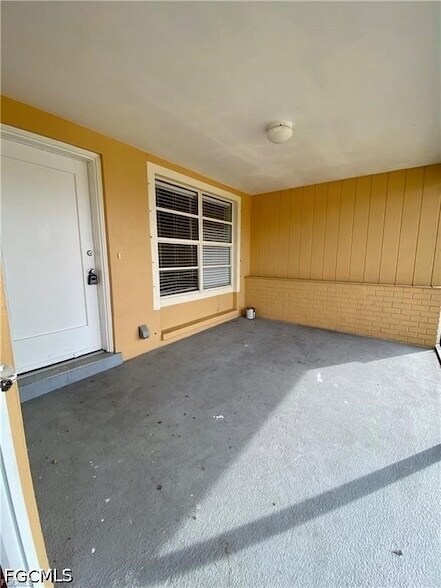 Building Photo - 4819 Marine Dr