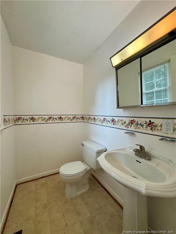 Building Photo - 703 Odell Rd
