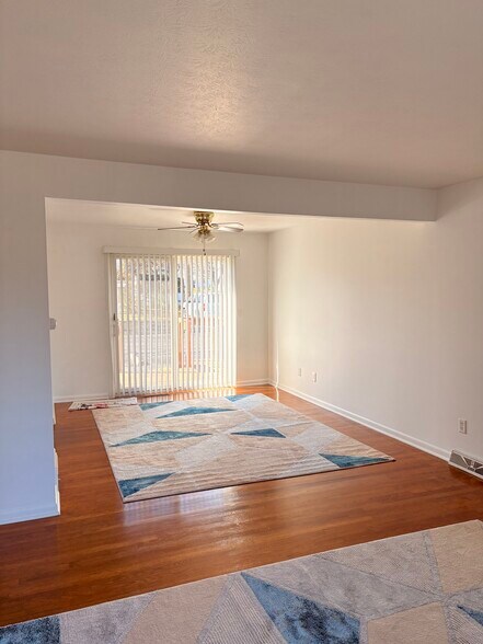 Building Photo - 1436 North Rd SE