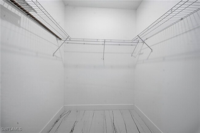 Building Photo - 1124 NE 35th Ln