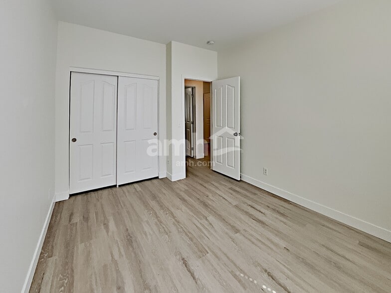 Building Photo - 8928 Cambridge Glen Ct