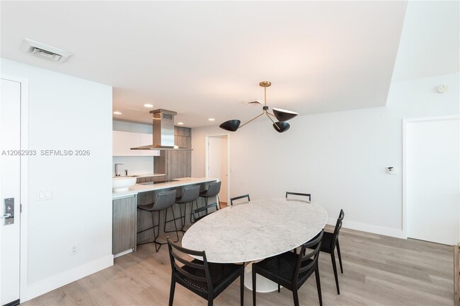 Building Photo - 360 Ocean Dr