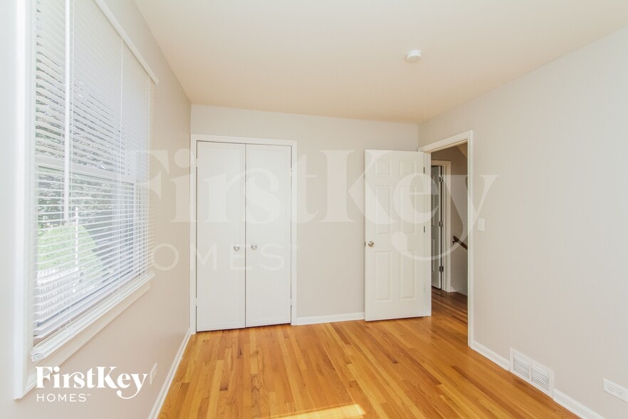 Building Photo - 716 Eastland St