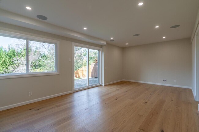 Building Photo - 29 Barton Pl