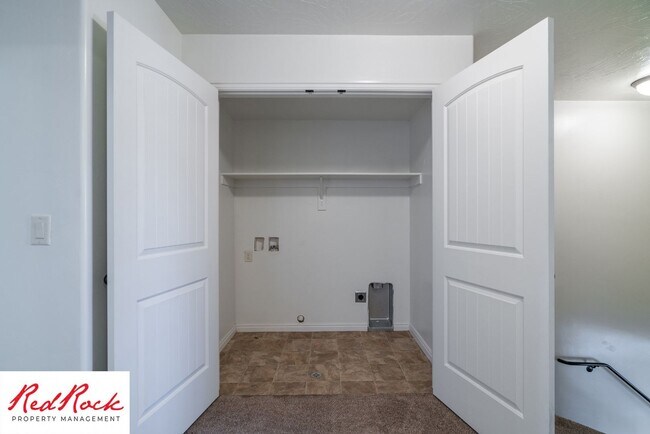 Building Photo - 2075 S Sir Monte Dr