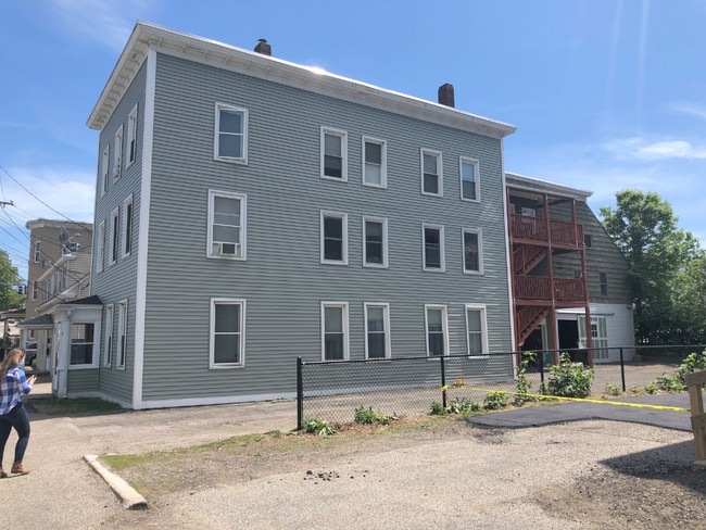 Primary Photo - 32 Pool St