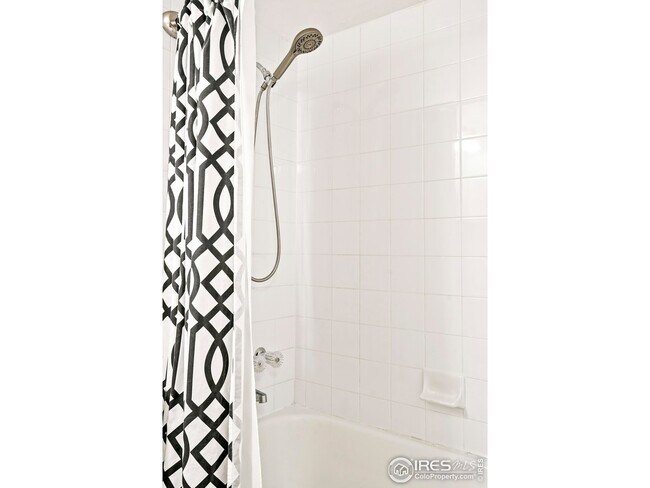 Building Photo - 6545 Kalua Rd