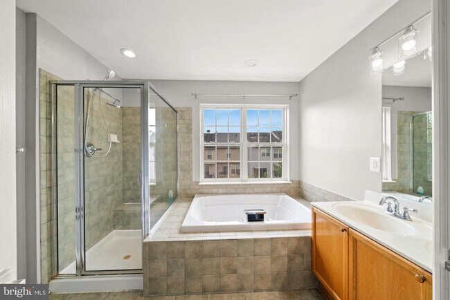 Building Photo - 154 Fieldstone Ct