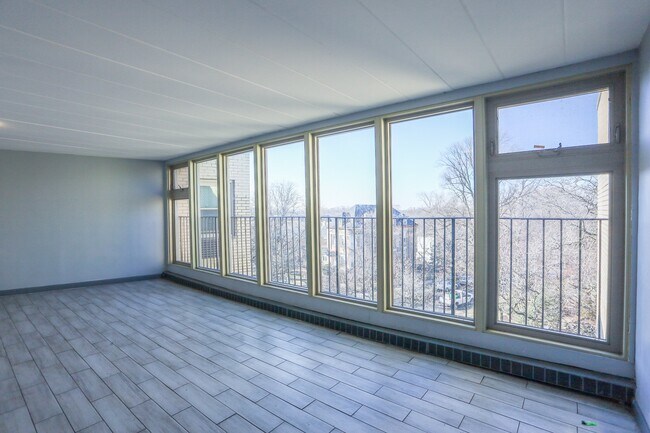Building Photo - 7301 Ridge
