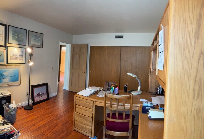 Building Photo - 948 Ettin Ave