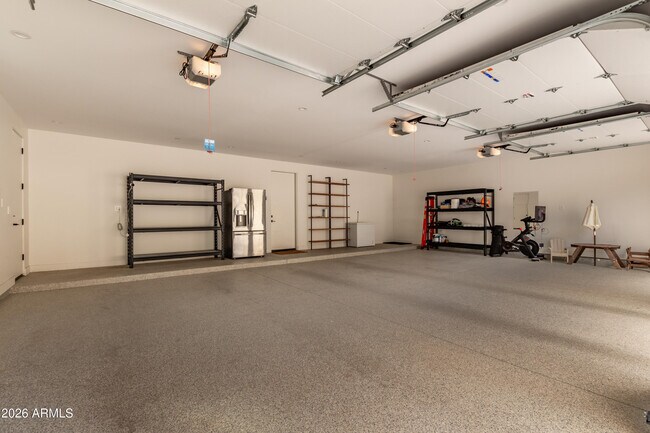 Building Photo - 4905 E White Gates Dr