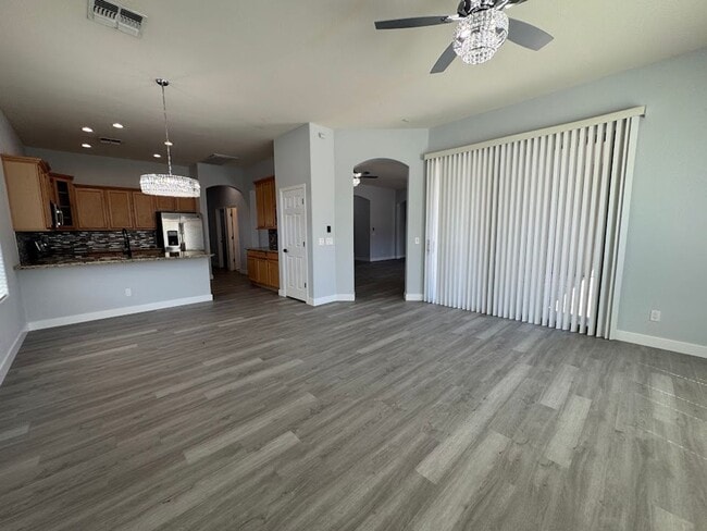 Building Photo - BEAUTIFUL 4 BEDROOM 2 BATHROOM HOME IN PHO...