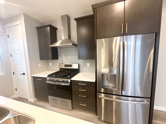 Building Photo - $500 move in credit! Luxury Living in the ...